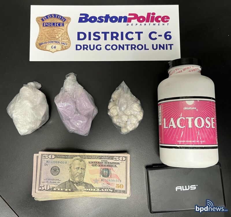 Image for the Tweet beginning: 251 Grams of Drugs Recovered